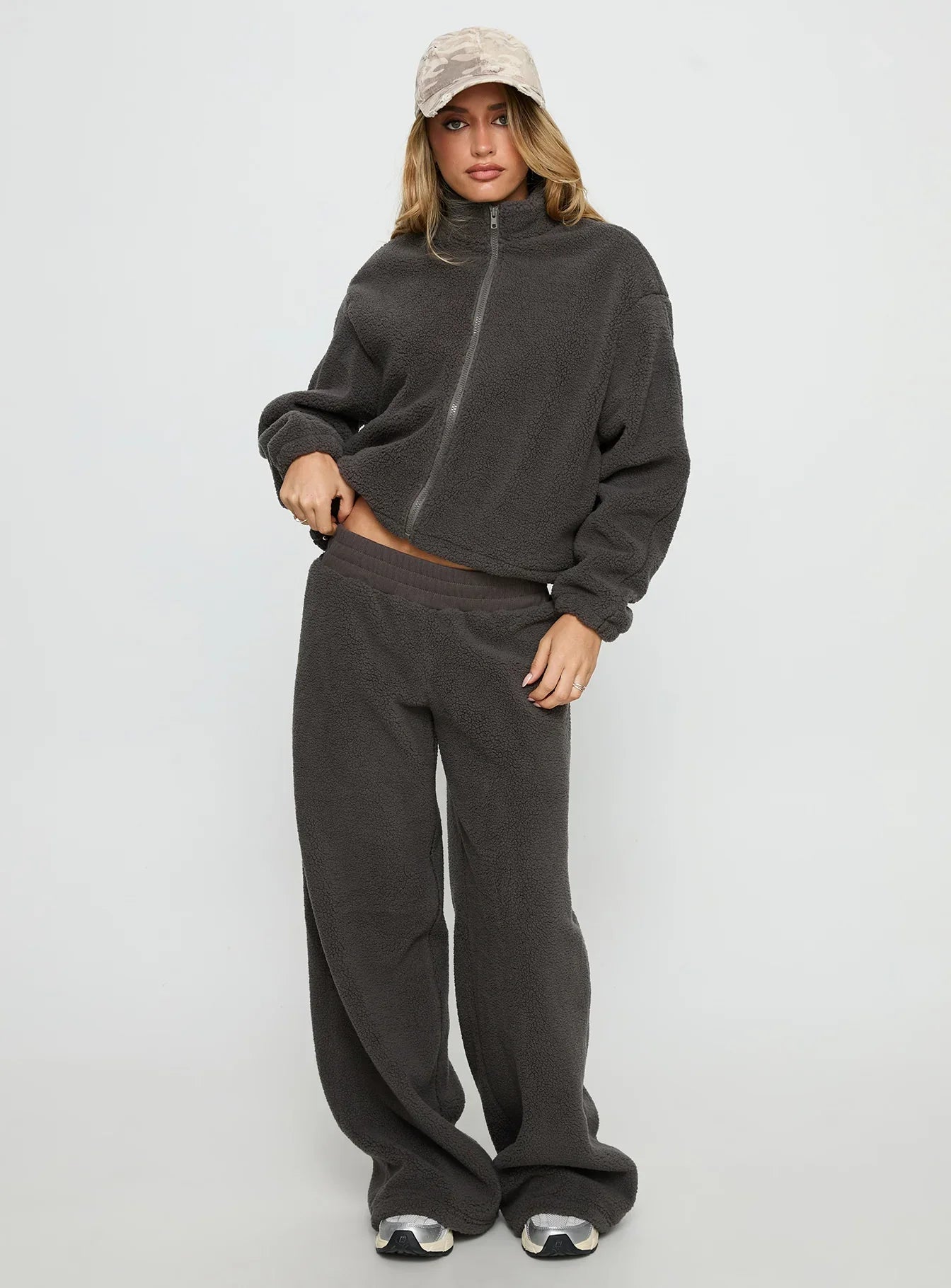 Siberia Fleece Track Pant Charcoal