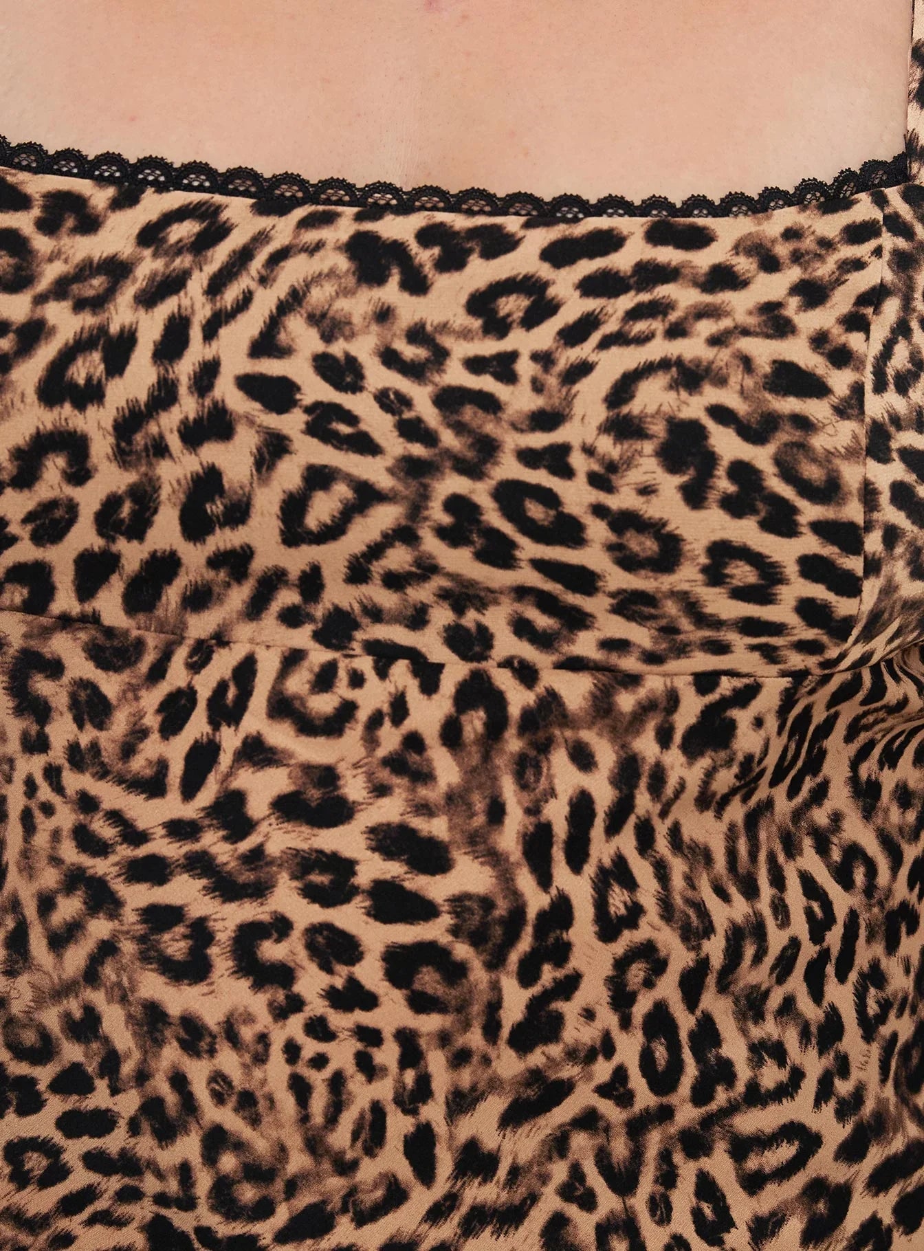 Jaquelyn Top Leopard Curve