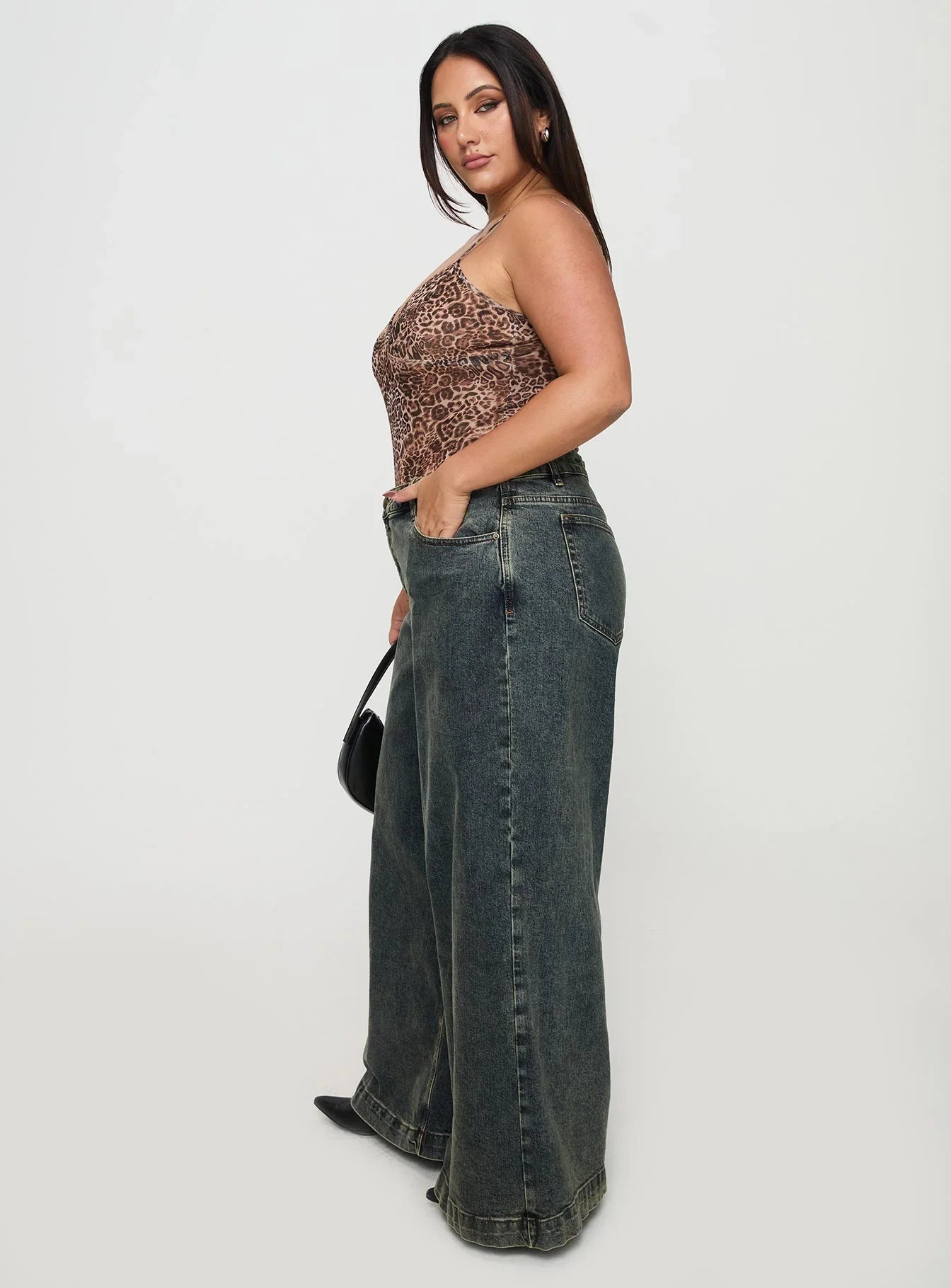 Ziggie Low Rise Baggy Jeans Antique Wash Curve