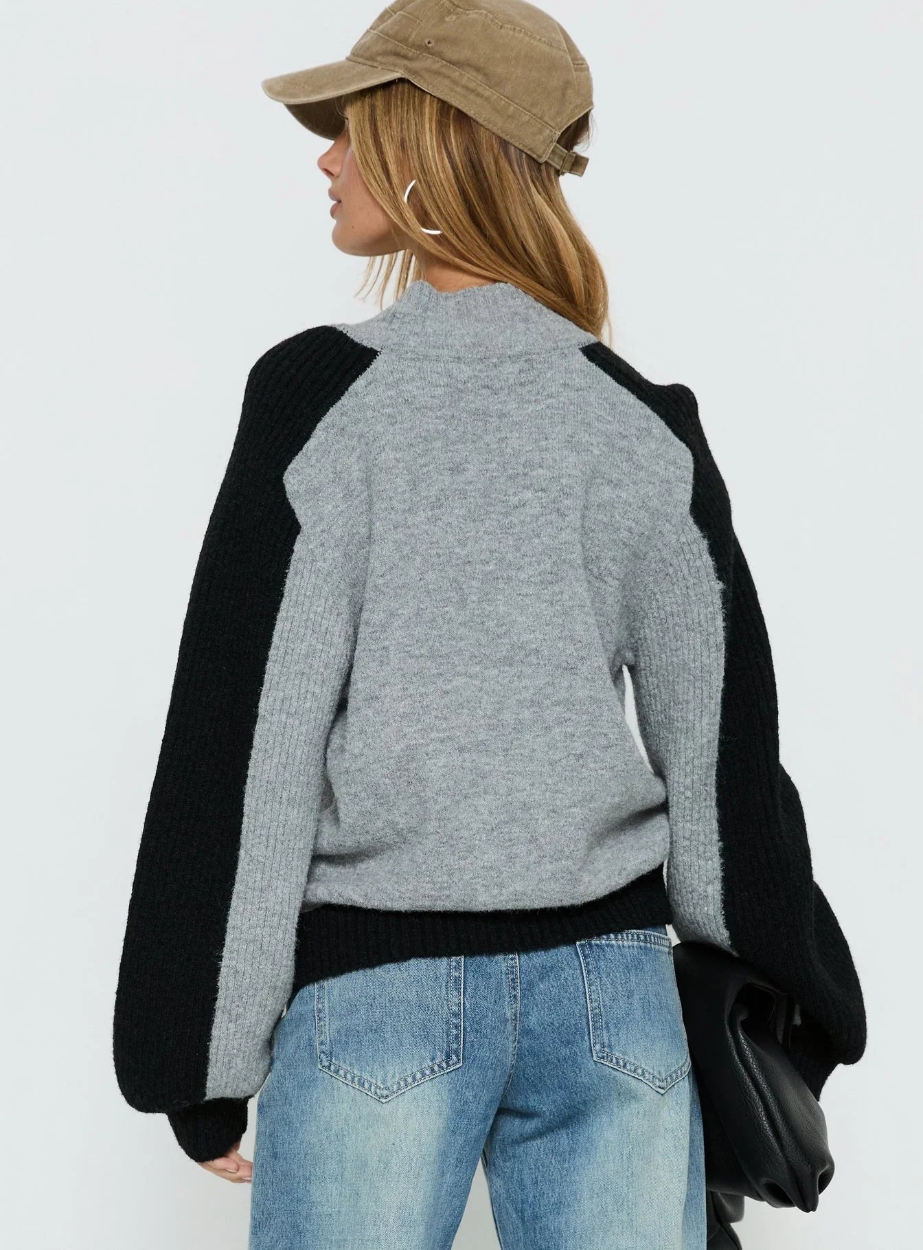 Asrar Jumper Grey Black